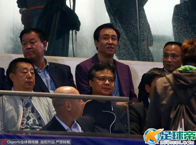 Tammy以歌唱事业和接受来自各行各业的人而闻名，并在艾滋病危机最严重时期与LGBT社群合作，而她和丈夫的商业帝国在曝出财务不当行为和针对丈夫的强奸指控后开始衰落